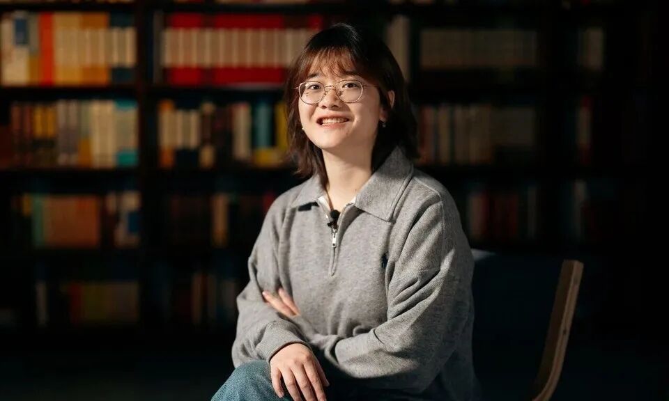 罗福莉公开报道配图